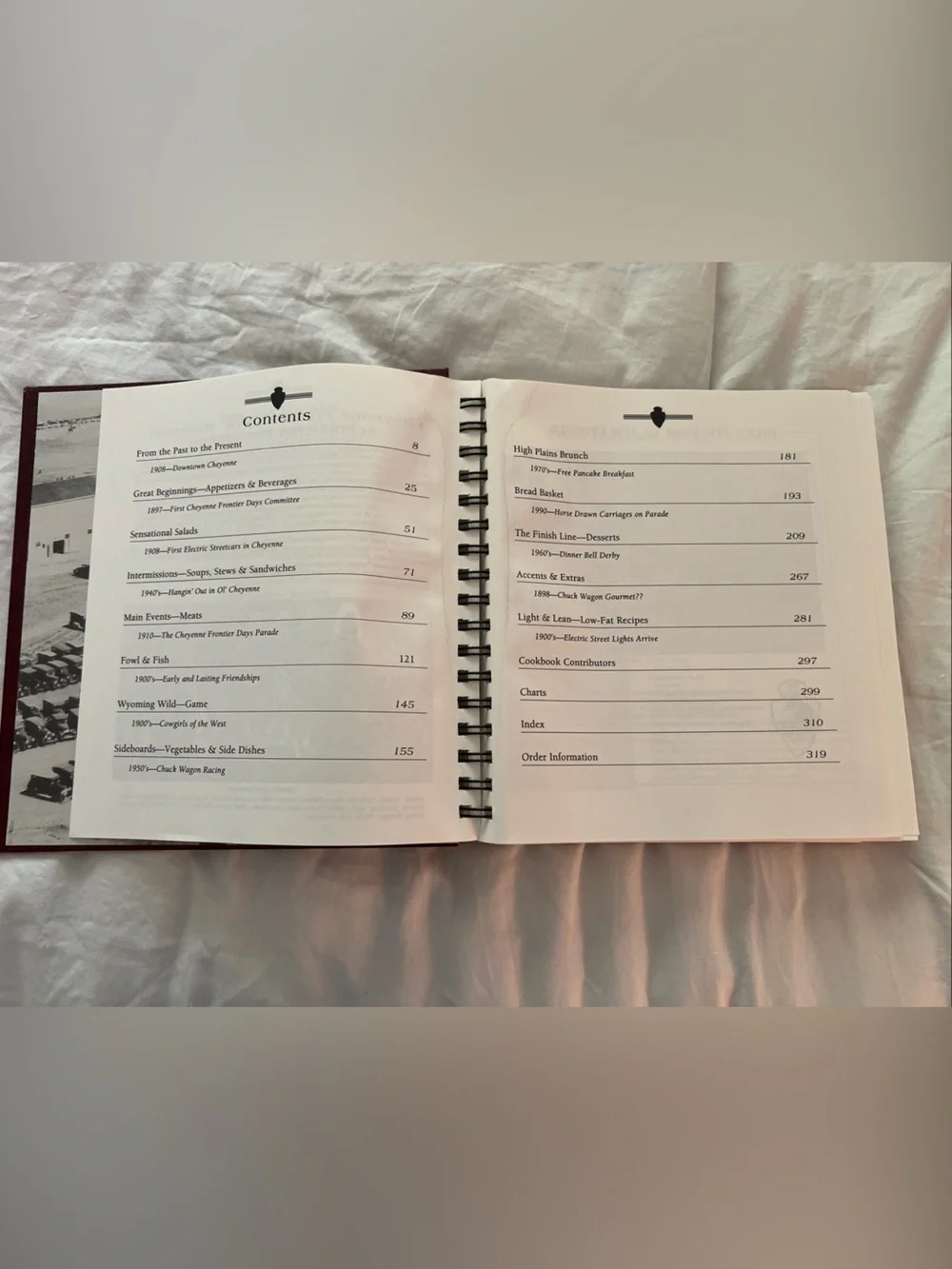 Cheyenne Frontier Days Daddy of 'Em All Cookbook Hard Cover Rings Wyoming